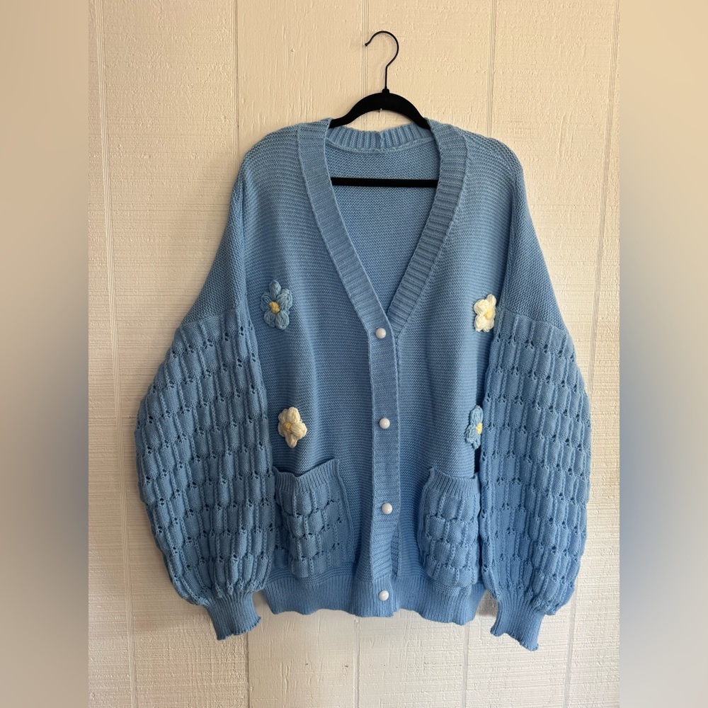 Unbranded size 5x Chic Blue Floral Cardigan Sweater